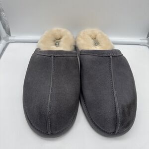 Size 8 Men’s UGG Scuff Slipper